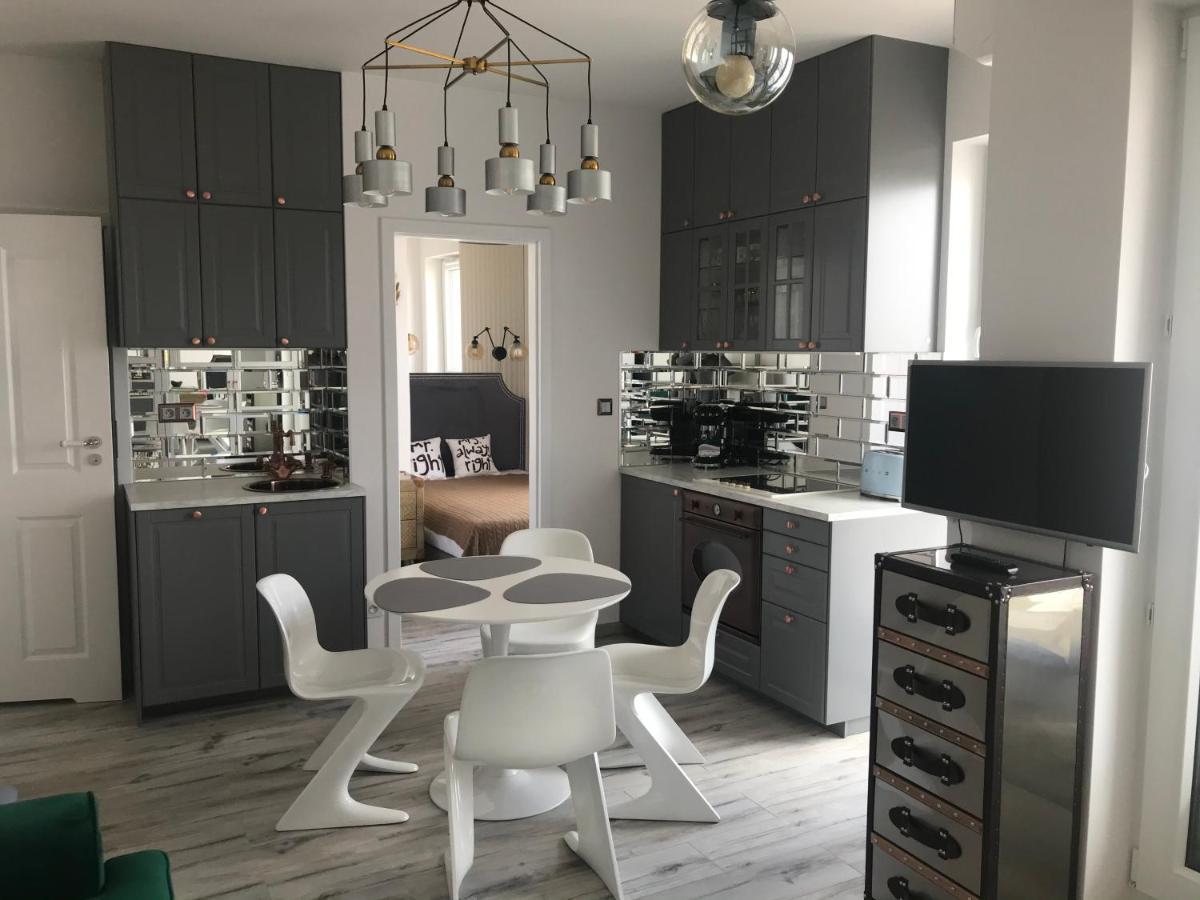 Luxury Wola Apartament Varşovia Exterior foto